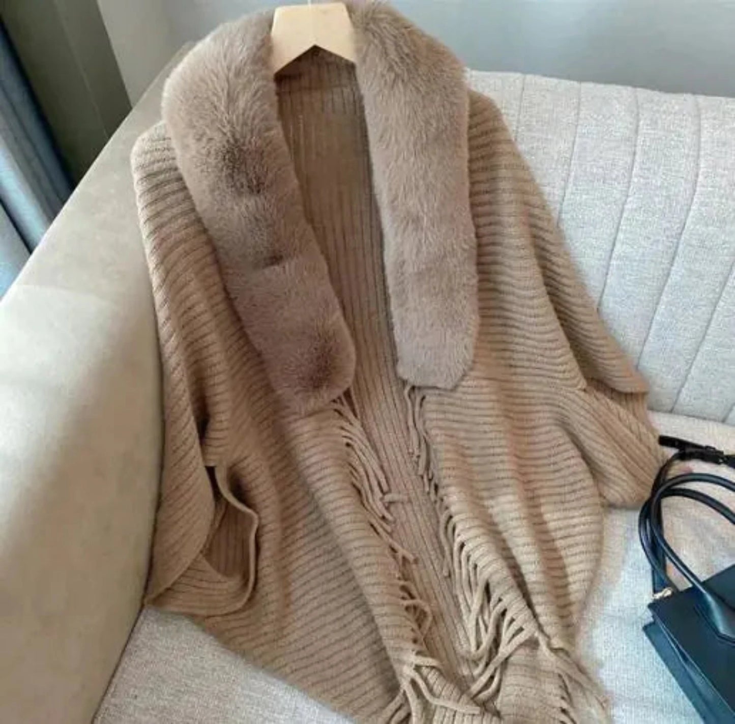 Elegant & Ultra-Soft Cashmere Shawl Chic Wrap Winter-Ready Shawl Collection